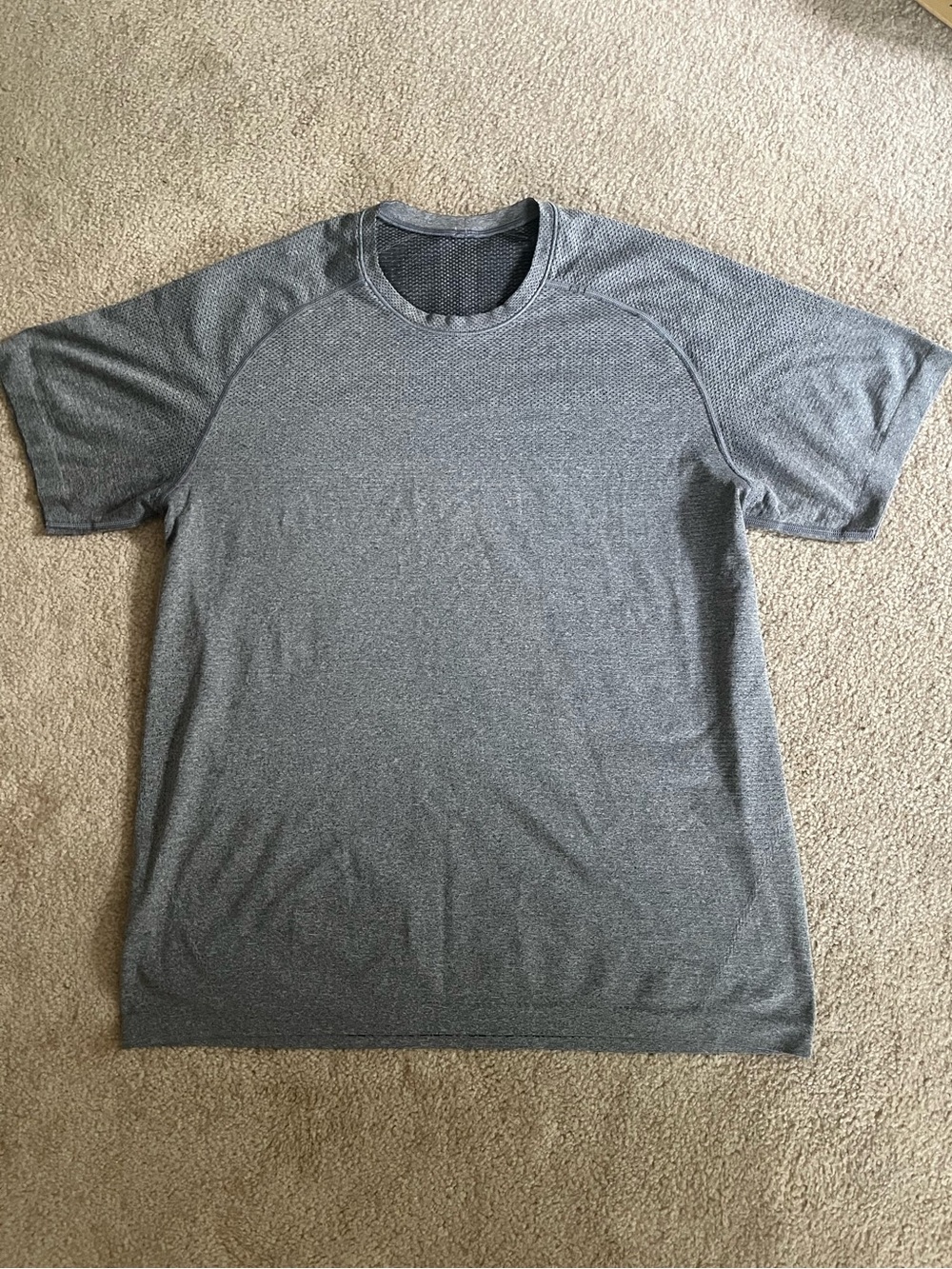 Men's Lululemon Athletic shirt